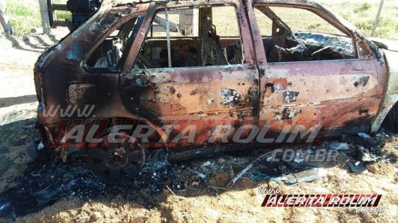 veiculo-e-encontrado-incendiado-na-linha-do-pedro-em-castanheiras-13821-6545e6b4bb0deaf5a127c5c5bb40801c veiculo-e-encontrado-incendiado-na-linha-do-pedro-em-castanheiras-13821-6545e6b4bb0deaf5a127c5c5bb40801c