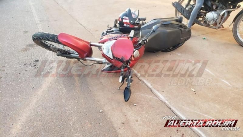 Acidente de trânsito nesta manhã de sábado deixa motociclista ferido, em Rolim de Moura – Vídeo Acidente de trânsito nesta manhã de sábado deixa motociclista ferido, em Rolim de Moura – Vídeo