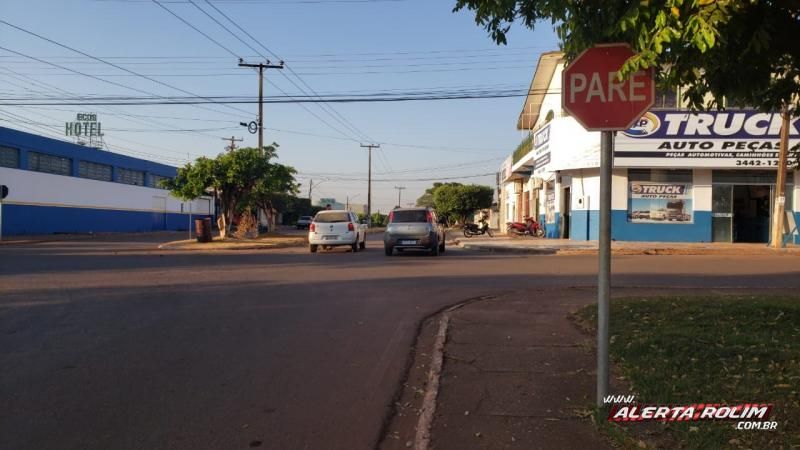 Acidente de trânsito nesta manhã de sábado deixa motociclista ferido, em Rolim de Moura – Vídeo Acidente de trânsito nesta manhã de sábado deixa motociclista ferido, em Rolim de Moura – Vídeo