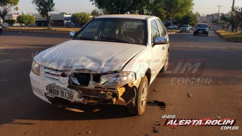 Acidente de trânsito nesta manhã de sábado deixa motociclista ferido, em Rolim de Moura – Vídeo Acidente de trânsito nesta manhã de sábado deixa motociclista ferido, em Rolim de Moura – Vídeo