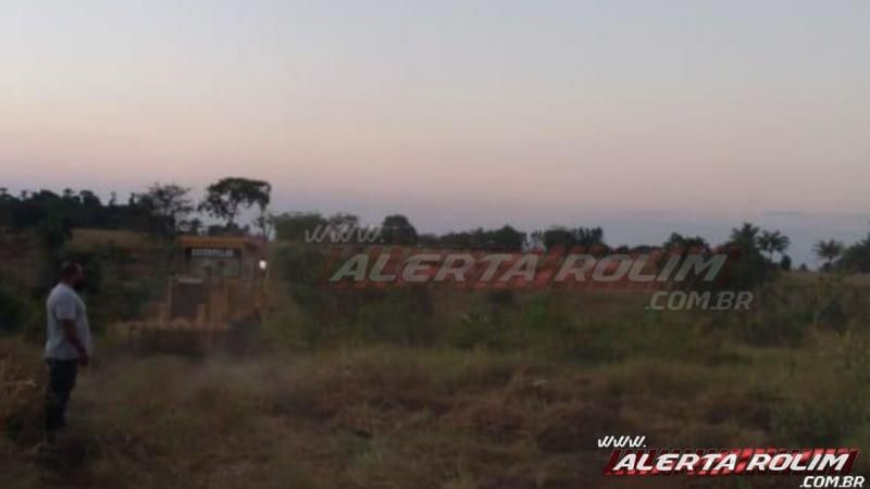 Bombeiros de Rolim de Moura atuam em 03 focos de incêndios na tarde desta segunda-feira Bombeiros de Rolim de Moura atuam em 03 focos de incêndios na tarde desta segunda-feira