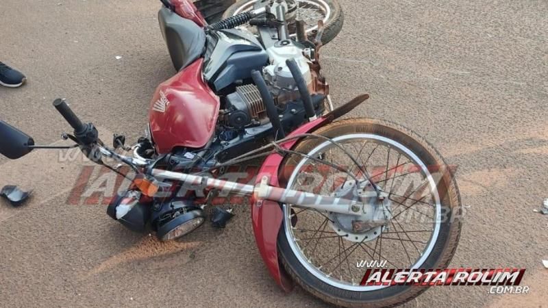 Duas mulheres foram socorridas pelos bombeiros, após acidente entre carro e moto, em Rolim de Moura Duas mulheres foram socorridas pelos bombeiros, após acidente entre carro e moto, em Rolim de Moura