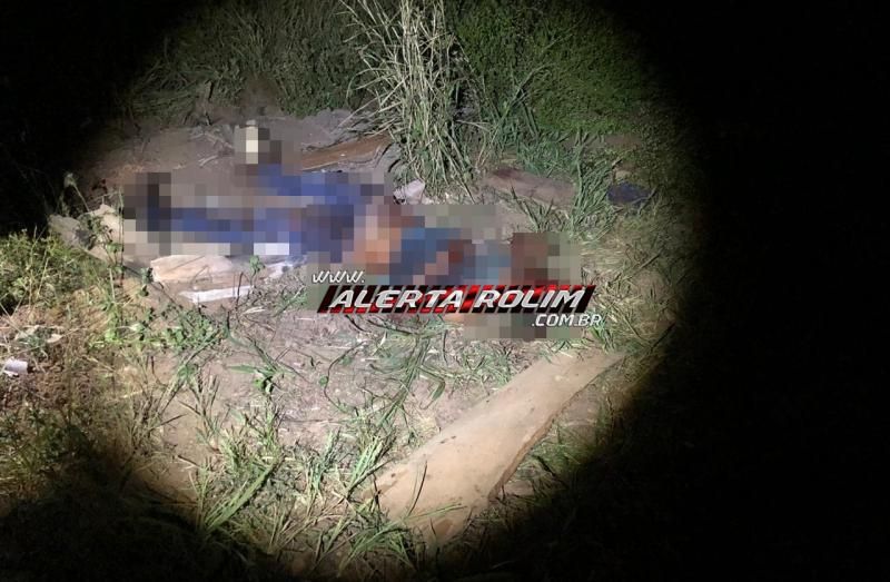URGENTE - Durante discussão, homem é morto a pauladas e golpes de facão, no Bairro Beira Rio, em Rolim de Moura URGENTE - Durante discussão, homem é morto a pauladas e golpes de facão, no Bairro Beira Rio, em Rolim de Moura