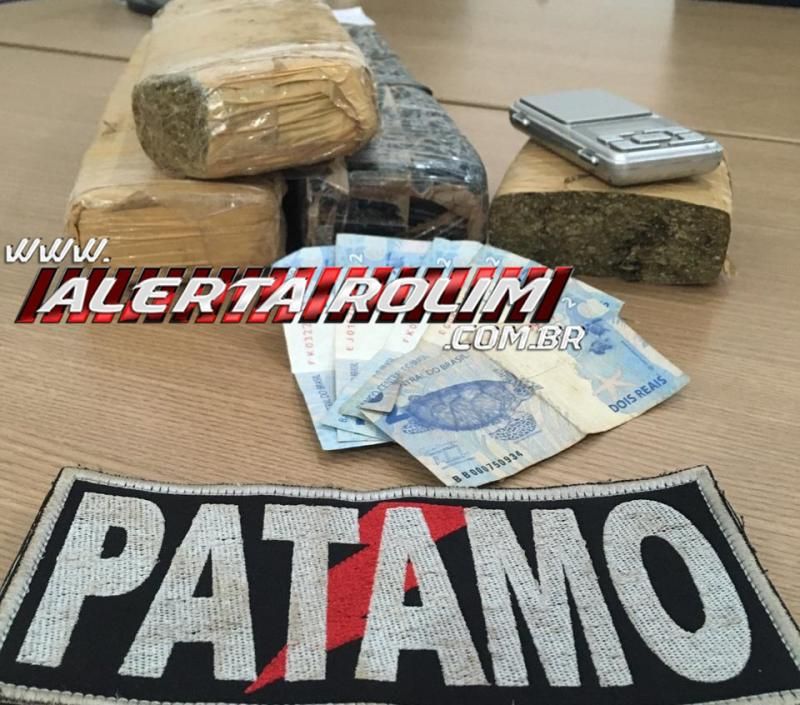 Equipe do PATAMO apreende mais de 03 kg de maconha, durante abordagem no Bairro Olímpico, em Rolim de Moura Equipe do PATAMO apreende mais de 03 kg de maconha, durante abordagem no Bairro Olímpico, em Rolim de Moura