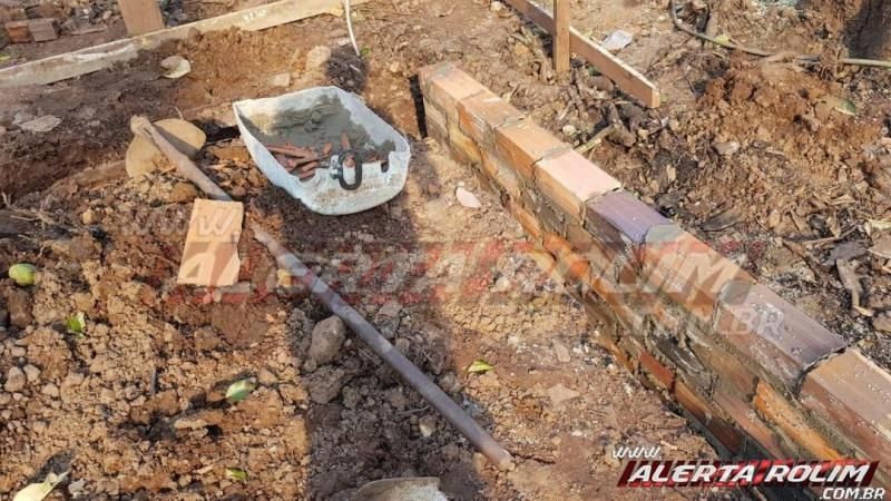 Família pede ajuda para reconstruir casa destruída pelo fogo no bairro centenário em Rolim de Moura Família pede ajuda para reconstruir casa destruída pelo fogo no bairro centenário em Rolim de Moura