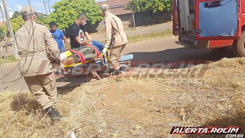 Motociclista sofre fratura exposta em uma das pernas após passar por quebra-molas e sofrer queda, em Rolim de Moura - Vídeo Motociclista sofre fratura exposta em uma das pernas após passar por quebra-molas e sofrer queda, em Rolim de Moura - Vídeo