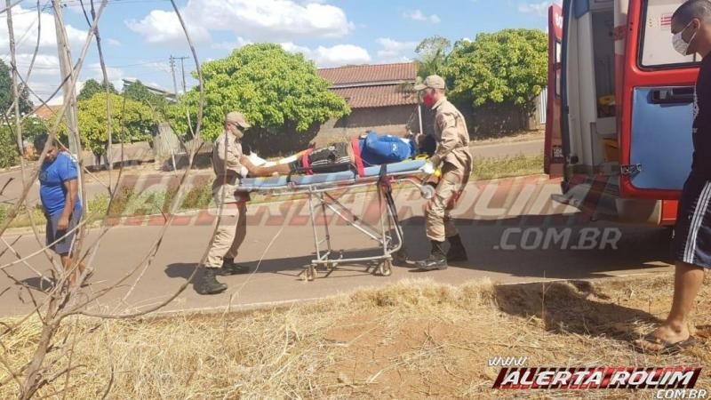 Motociclista sofre fratura exposta em uma das pernas após passar por quebra-molas e sofrer queda, em Rolim de Moura - Vídeo Motociclista sofre fratura exposta em uma das pernas após passar por quebra-molas e sofrer queda, em Rolim de Moura - Vídeo