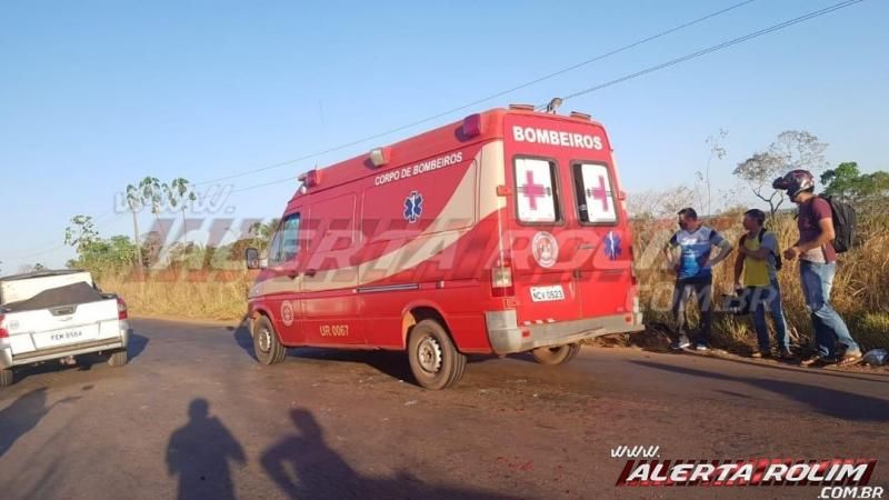Motociclista colide em traseira de veículo na RO - 010, zona rural de Rolim de Moura Motociclista colide em traseira de veículo na RO - 010, zona rural de Rolim de Moura