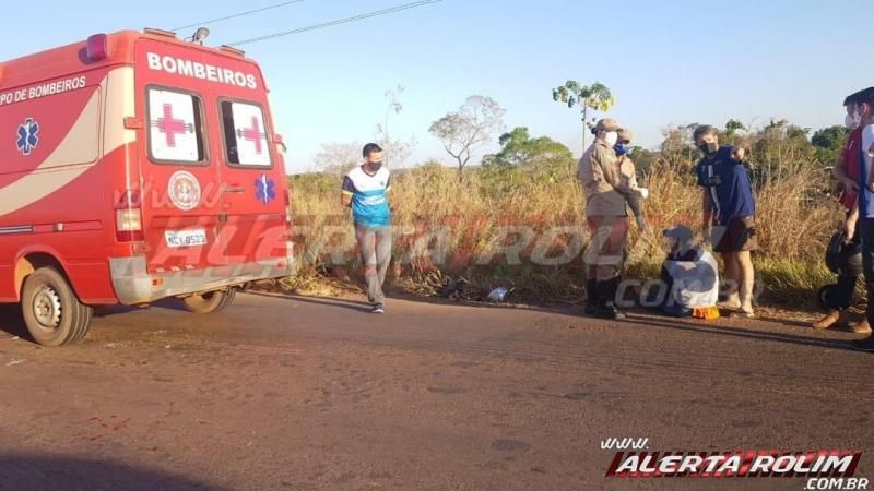 Motociclista colide em traseira de veículo na RO - 010, zona rural de Rolim de Moura Motociclista colide em traseira de veículo na RO - 010, zona rural de Rolim de Moura