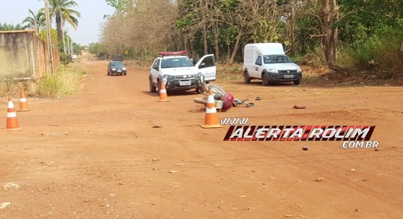 Motociclista é socorrido pelos bombeiros após colisão com caminhonete nesta manhã de sábado, em Rolim de Moura Motociclista é socorrido pelos bombeiros após colisão com caminhonete nesta manhã de sábado, em Rolim de Moura
