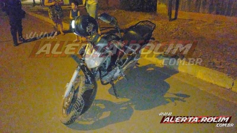 Motociclista fratura o pé ao ser atingido por outra moto no Bairro Boa Esperança, em Rolim de Moura Motociclista fratura o pé ao ser atingido por outra moto no Bairro Boa Esperança, em Rolim de Moura