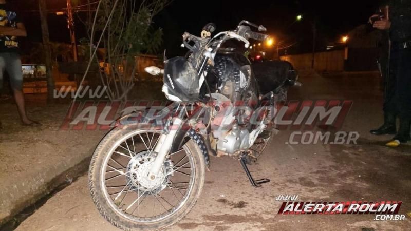 Motociclista fratura o pé ao ser atingido por outra moto no Bairro Boa Esperança, em Rolim de Moura Motociclista fratura o pé ao ser atingido por outra moto no Bairro Boa Esperança, em Rolim de Moura