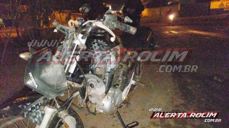 Motociclista fratura o pé ao ser atingido por outra moto no Bairro Boa Esperança, em Rolim de Moura Motociclista fratura o pé ao ser atingido por outra moto no Bairro Boa Esperança, em Rolim de Moura