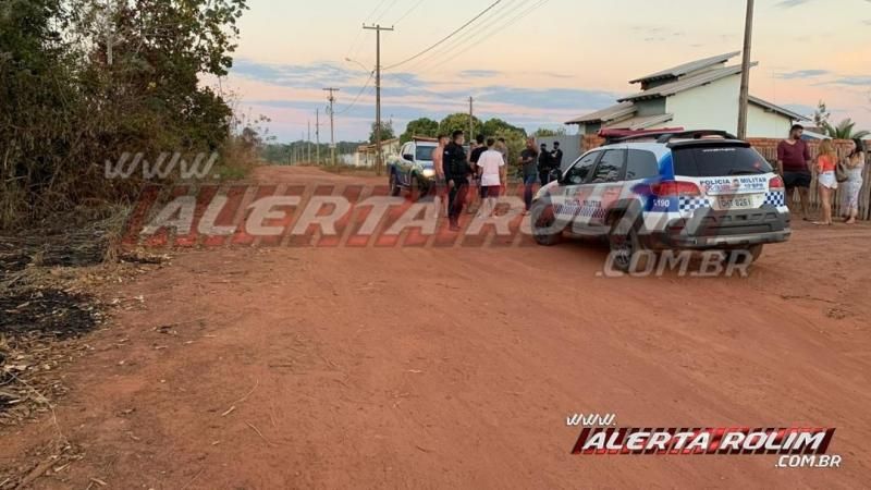 Motorista inabilitado e com sinais de embriaguez tomba veículo no Bairro Olímpico, em Rolim de Moura - Vídeo Motorista inabilitado e com sinais de embriaguez tomba veículo no Bairro Olímpico, em Rolim de Moura - Vídeo