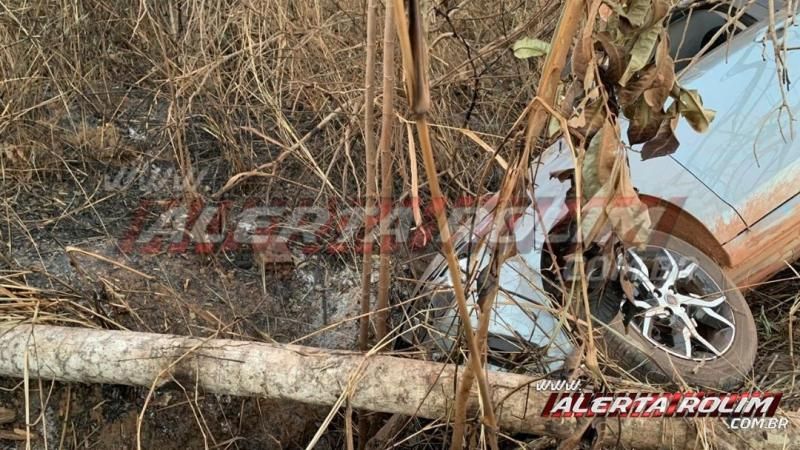 Motorista inabilitado e com sinais de embriaguez tomba veículo no Bairro Olímpico, em Rolim de Moura - Vídeo Motorista inabilitado e com sinais de embriaguez tomba veículo no Bairro Olímpico, em Rolim de Moura - Vídeo