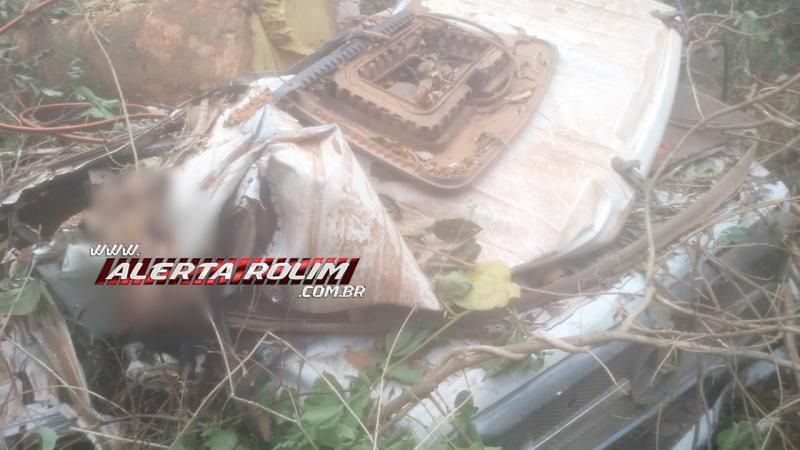 Motorista morre após caminhão cair em ribanceira na linha P-40, em Alto Alegre dos Parecis Motorista morre após caminhão cair em ribanceira na linha P-40, em Alto Alegre dos Parecis