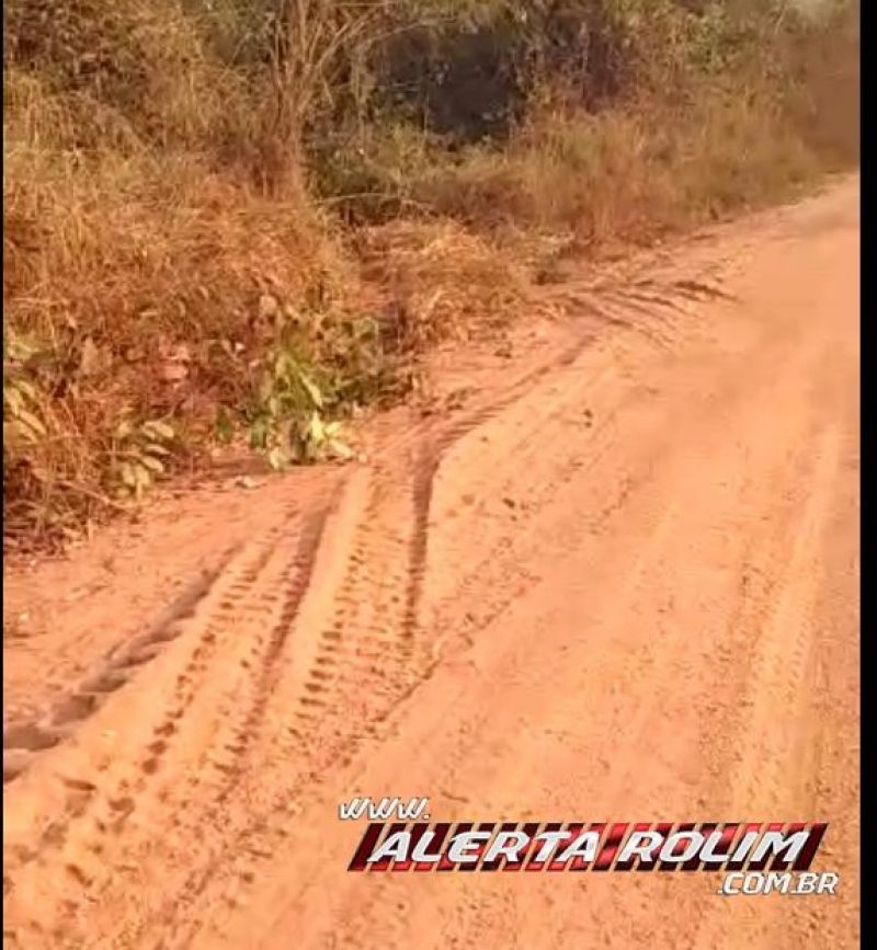Motorista morre após caminhão cair em ribanceira na linha P-40, em Alto Alegre dos Parecis Motorista morre após caminhão cair em ribanceira na linha P-40, em Alto Alegre dos Parecis