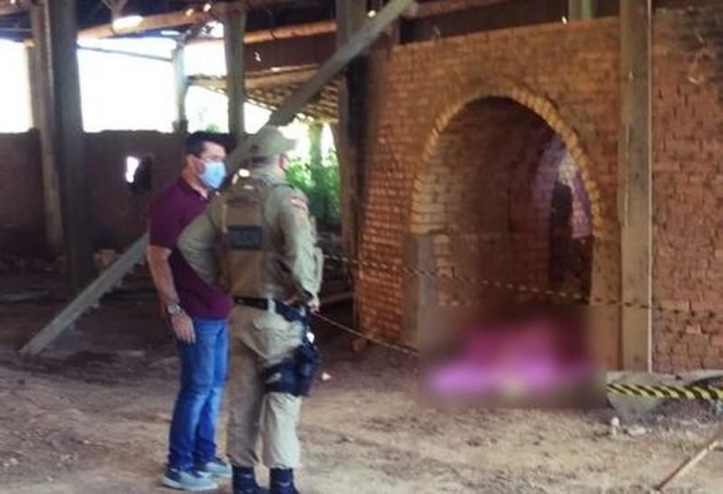 Mulher mata amiga grávida com tijoladas e arranca bebê da barriga usando um estilete, em Santa Catarina Mulher mata amiga grávida com tijoladas e arranca bebê da barriga usando um estilete, em Santa Catarina