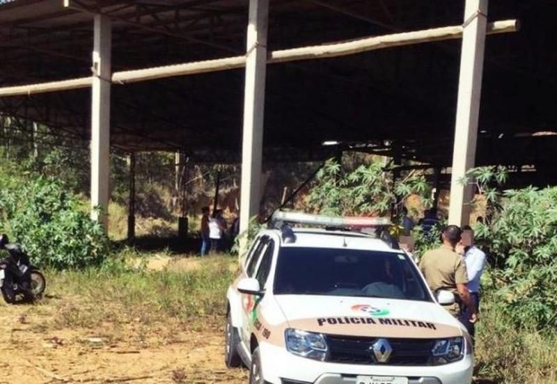Mulher mata amiga grávida com tijoladas e arranca bebê da barriga usando um estilete, em Santa Catarina Mulher mata amiga grávida com tijoladas e arranca bebê da barriga usando um estilete, em Santa Catarina
