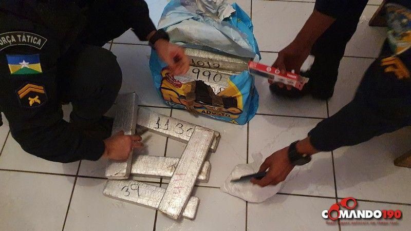 PM apreende drogas avaliadas em mais de R$ 250 mil reais e prende suspeito, em Ji-Paraná PM apreende drogas avaliadas em mais de R$ 250 mil reais e prende suspeito, em Ji-Paraná