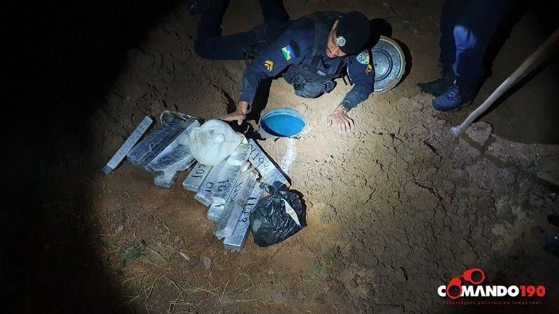 PM apreende drogas avaliadas em mais de R$ 250 mil reais e prende suspeito, em Ji-Paraná PM apreende drogas avaliadas em mais de R$ 250 mil reais e prende suspeito, em Ji-Paraná