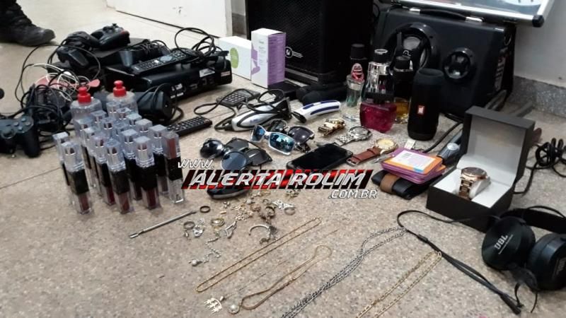 Polícia Militar e Polícia Civil estouram “Boca de Fumo” e três suspeitos de tráfico acabam presos, em Rolim de Moura - Vídeo Polícia Militar e Polícia Civil estouram “Boca de Fumo” e três suspeitos de tráfico acabam presos, em Rolim de Moura - Vídeo
