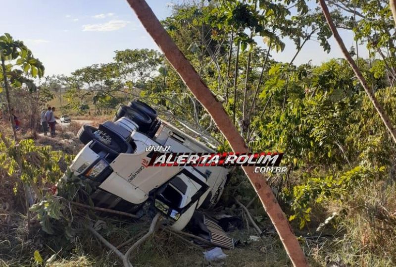 URGENTE - Caminhoneiro de Mato Grosso do Sul vem a óbito, após carreta tombar, na RO-010, em Migrantinópolis URGENTE - Caminhoneiro de Mato Grosso do Sul vem a óbito, após carreta tombar, na RO-010, em Migrantinópolis
