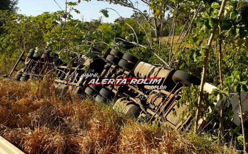 URGENTE - Caminhoneiro de Mato Grosso do Sul vem a óbito, após carreta tombar, na RO-010, em Migrantinópolis URGENTE - Caminhoneiro de Mato Grosso do Sul vem a óbito, após carreta tombar, na RO-010, em Migrantinópolis