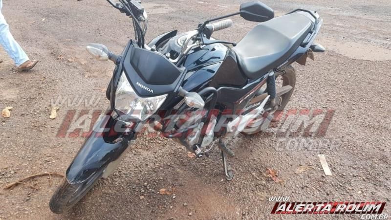 Acidente de trânsito é registrado no cruzamento da Avenida Goiânia com Rua Guaporé em Rolim de Moura Acidente de trânsito é registrado no cruzamento da Avenida Goiânia com Rua Guaporé em Rolim de Moura