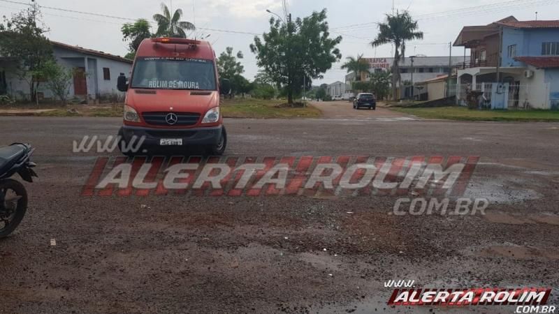 Acidente de trânsito é registrado no cruzamento da Avenida Goiânia com Rua Guaporé em Rolim de Moura Acidente de trânsito é registrado no cruzamento da Avenida Goiânia com Rua Guaporé em Rolim de Moura