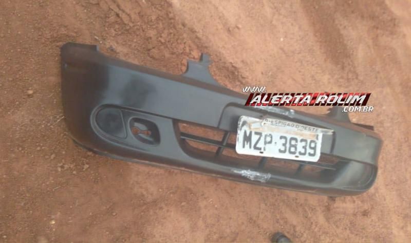 Após bater em poste, motorista foge do local e deixa para-choque com placa do veículo para trás, em Rolim de Moura Após bater em poste, motorista foge do local e deixa para-choque com placa do veículo para trás, em Rolim de Moura