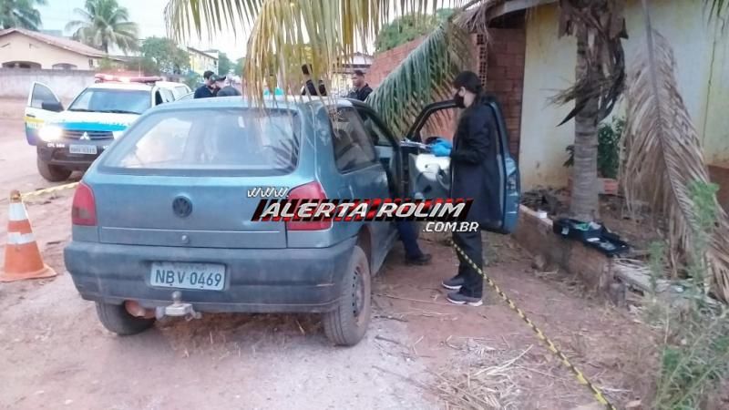 Avião que fez pouso forçado em Cacoal estava carregado com quase meia tonelada de cocaína; o veículo roubado e utilizado na fuga foi encontrado pela PM em Rolim de Moura Avião que fez pouso forçado em Cacoal estava carregado com quase meia tonelada de cocaína; o veículo roubado e utilizado na fuga foi encontrado pela PM em Rolim de Moura