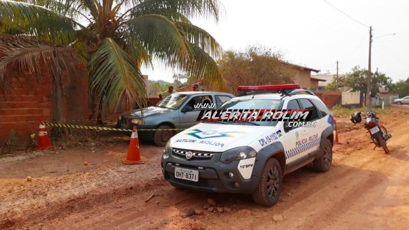 Avião que fez pouso forçado em Cacoal estava carregado com quase meia tonelada de cocaína; o veículo roubado e utilizado na fuga foi encontrado pela PM em Rolim de Moura Avião que fez pouso forçado em Cacoal estava carregado com quase meia tonelada de cocaína; o veículo roubado e utilizado na fuga foi encontrado pela PM em Rolim de Moura