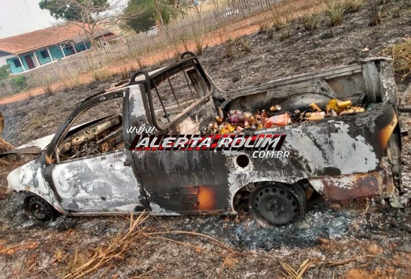 Caminhonete carregada com bebidas é encontrada totalmente queimada na margem da RO-010 com a Linha 138, Zona Rural de Nova Brasilândia Caminhonete carregada com bebidas é encontrada totalmente queimada na margem da RO-010 com a Linha 138, Zona Rural de Nova Brasilândia
