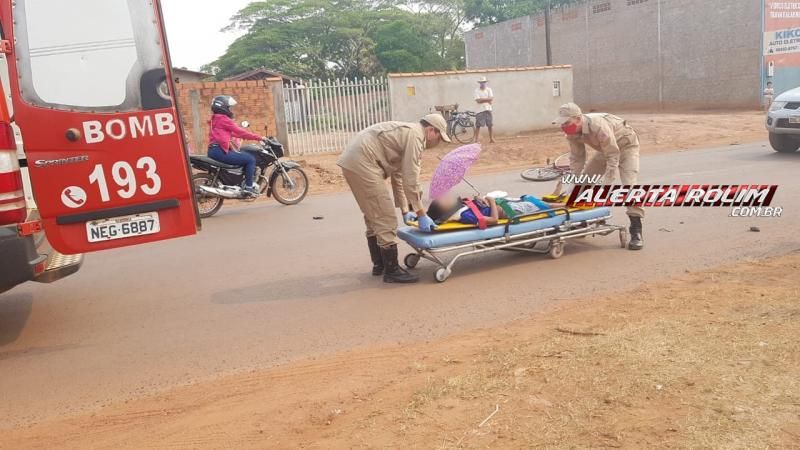 Criança é atropelada por moto enquanto andava de bicicleta pela Avenida São Paulo, em Rolim de Moura Criança é atropelada por moto enquanto andava de bicicleta pela Avenida São Paulo, em Rolim de Moura
