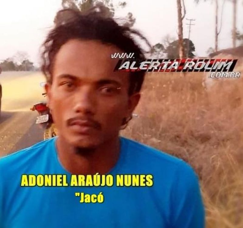 Dois homens são presos pela Polícia Militar em Rolim de Moura; um com arma de fogo e outro acusado de crime de roubo Dois homens são presos pela Polícia Militar em Rolim de Moura; um com arma de fogo e outro acusado de crime de roubo