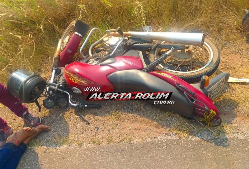 Dois motociclistas são socorridos ao Hospital, após sofrerem acidente na RO-383, em Rolim de Moura Dois motociclistas são socorridos ao Hospital, após sofrerem acidente na RO-383, em Rolim de Moura