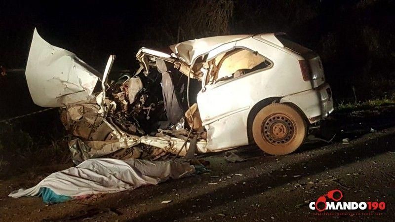HERÓI - Bombeiro Militar de folga arrisca a vida e resgata vítimas de acidente com carro em chamas, em RO HERÓI - Bombeiro Militar de folga arrisca a vida e resgata vítimas de acidente com carro em chamas, em RO