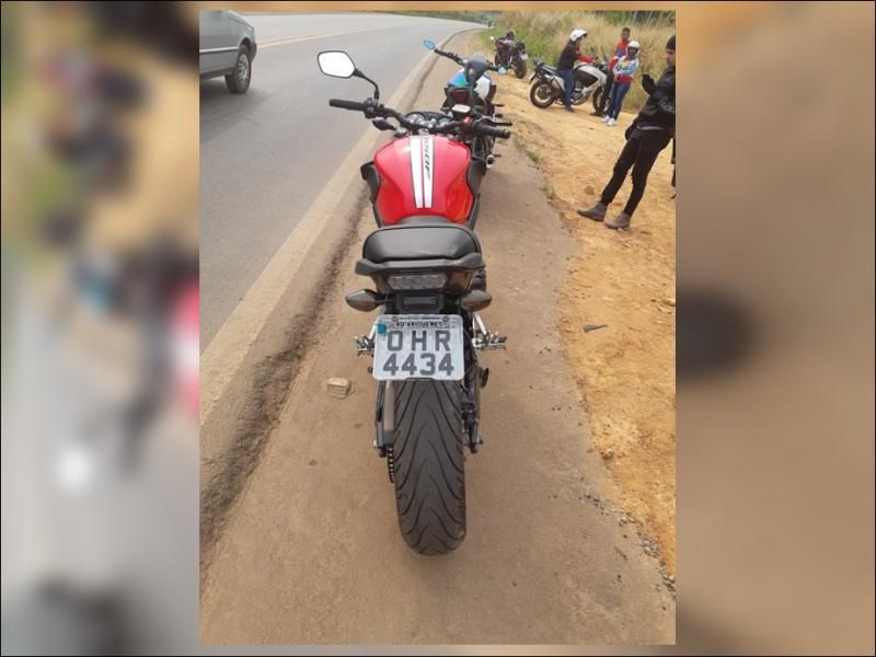 Jaru – Motociclista fica em estado grave, após acidente na curva dos noivos Jaru – Motociclista fica em estado grave, após acidente na curva dos noivos