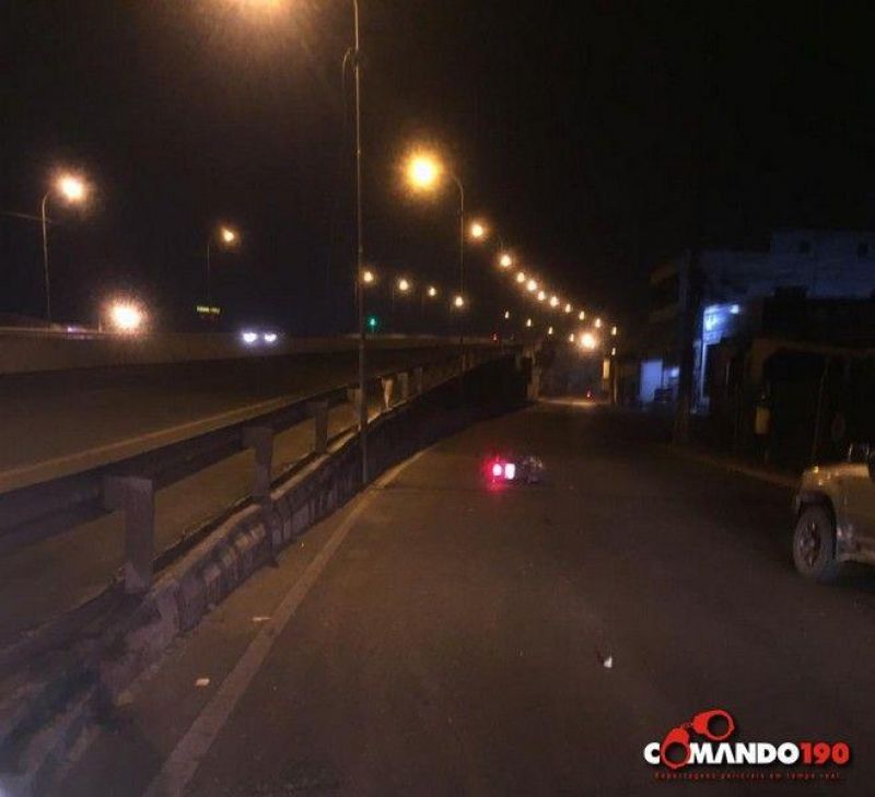 Jovem perde a vida após perder controle da moto e bater contra poste, em Ji-Paraná Jovem perde a vida após perder controle da moto e bater contra poste, em Ji-Paraná