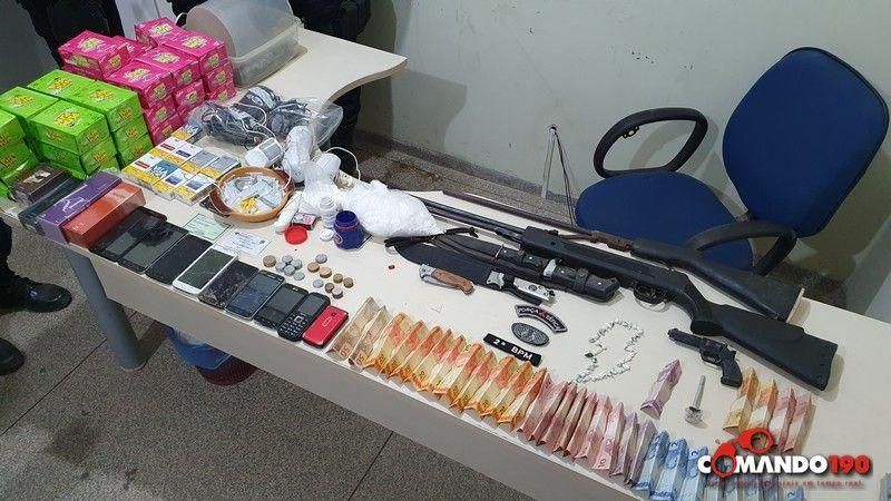 Mais uma boca de fumo é fechada pela Polícia Militar, em Ji-Paraná e 05 suspeitos são conduzidas para a UNISP Mais uma boca de fumo é fechada pela Polícia Militar, em Ji-Paraná e 05 suspeitos são conduzidas para a UNISP