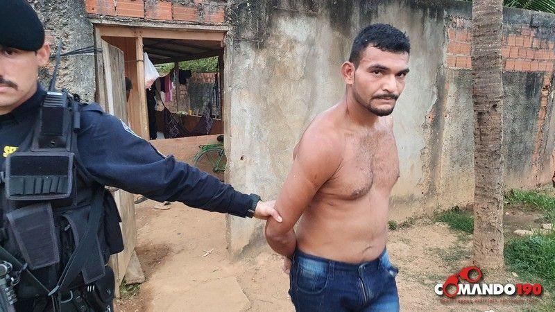Mais uma boca de fumo é fechada pela Polícia Militar, em Ji-Paraná e 05 suspeitos são conduzidas para a UNISP Mais uma boca de fumo é fechada pela Polícia Militar, em Ji-Paraná e 05 suspeitos são conduzidas para a UNISP