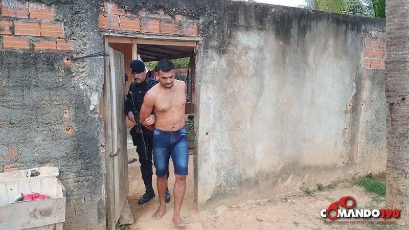 Mais uma boca de fumo é fechada pela Polícia Militar, em Ji-Paraná e 05 suspeitos são conduzidas para a UNISP Mais uma boca de fumo é fechada pela Polícia Militar, em Ji-Paraná e 05 suspeitos são conduzidas para a UNISP