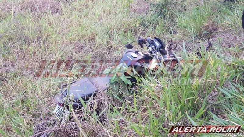 Motociclista sofre queda após sair fora da pista na RO-010 em Rolim de Moura Motociclista sofre queda após sair fora da pista na RO-010 em Rolim de Moura