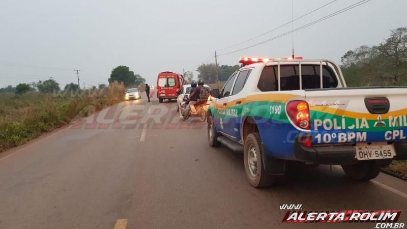 Motociclista sofre queda após sair fora da pista na RO-010 em Rolim de Moura Motociclista sofre queda após sair fora da pista na RO-010 em Rolim de Moura