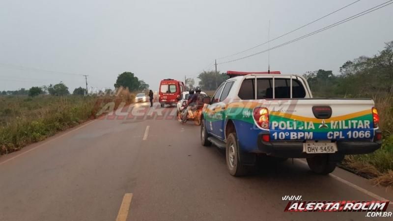 Motociclista sofre queda após sair fora da pista na RO-010 em Rolim de Moura Motociclista sofre queda após sair fora da pista na RO-010 em Rolim de Moura