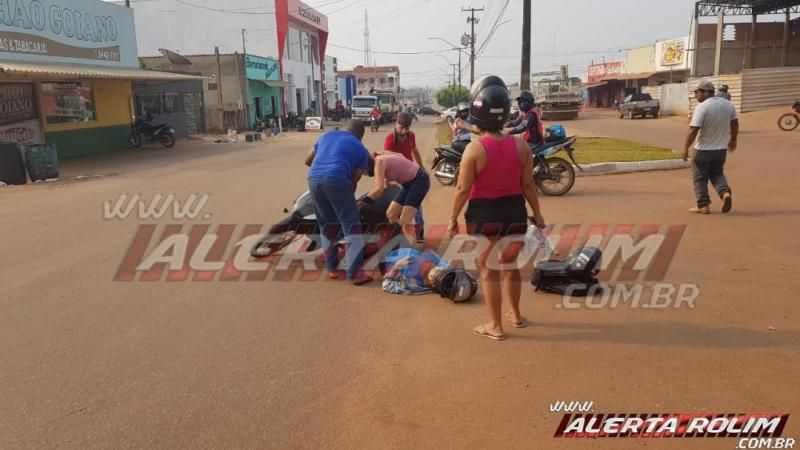 Mulher sofre fratura em uma das pernas em acidente de trânsito na Avenida Norte Sul, em Rolim de Moura Mulher sofre fratura em uma das pernas em acidente de trânsito na Avenida Norte Sul, em Rolim de Moura