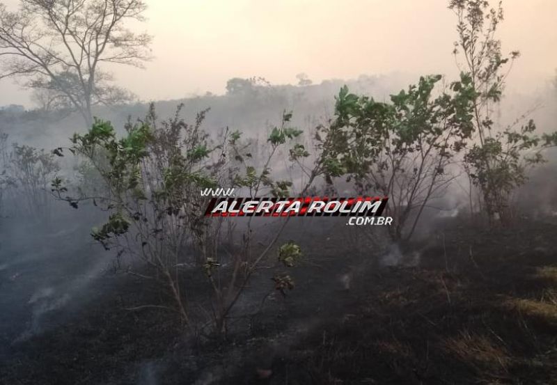 PM, BM e moradores controlam incêndio que destruiu vários alqueires de pastagem na área rural de Nova Estrela PM, BM e moradores controlam incêndio que destruiu vários alqueires de pastagem na área rural de Nova Estrela
