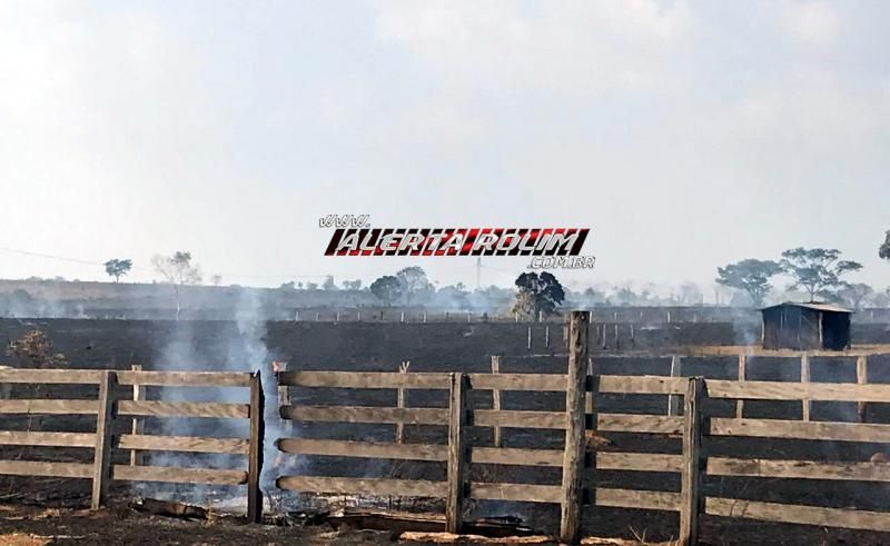 PM, BM e moradores controlam incêndio que destruiu vários alqueires de pastagem na área rural de Nova Estrela PM, BM e moradores controlam incêndio que destruiu vários alqueires de pastagem na área rural de Nova Estrela