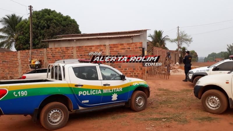 Suspeito de tráfico de drogas é preso pela Polícia Militar e Polícia Civil, no Bairro Beira Rio, em Rolim de Moura Suspeito de tráfico de drogas é preso pela Polícia Militar e Polícia Civil, no Bairro Beira Rio, em Rolim de Moura